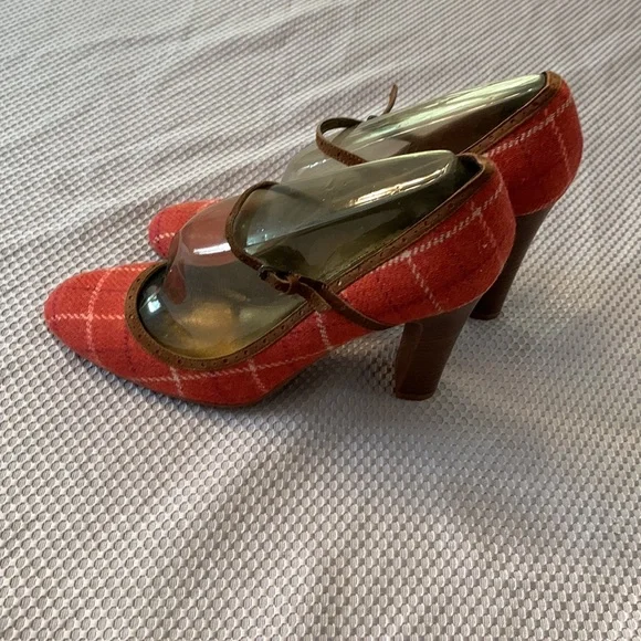 Made in Italy J Crew Women’s Shoes; Mary Jane with 3.75 heel and rounded front - Picture 3 of 14